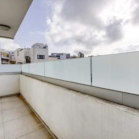 Fleur De Mai Penthouse With Large Terrace In Gzira דירה Ta Xbiex