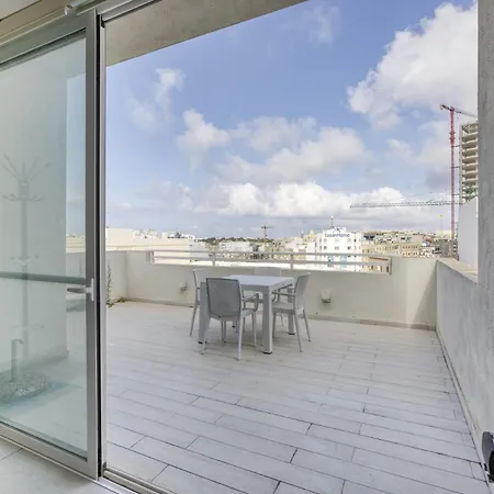 Fleur De Mai Penthouse With Large Terrace In Gzira דירה Ta Xbiex