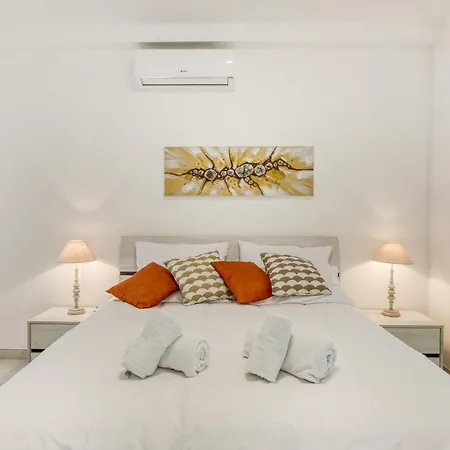 Fleur De Mai Penthouse With Large Terrace In Gzira Ta Xbiex