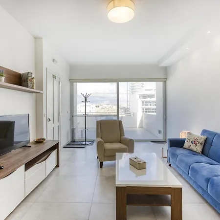 Fleur De Mai Penthouse With Large Terrace In Gzira *