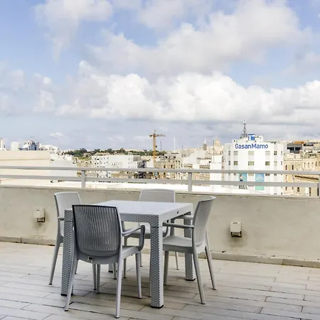 Fleur De Mai Penthouse With Large Terrace In Gzira *