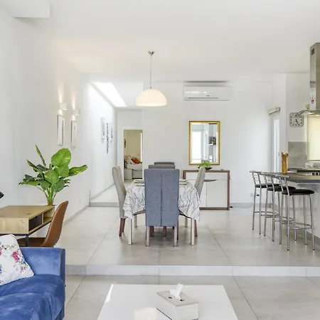Fleur De Mai Penthouse With Large Terrace In Gzira